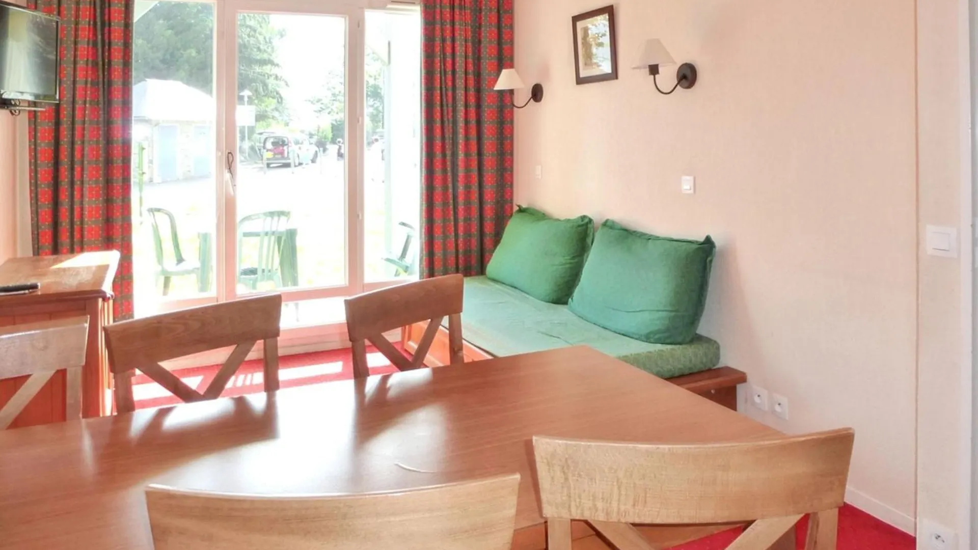 Appartement Charmant A Saint Lary Soulan 45 M² Piscine Partagee